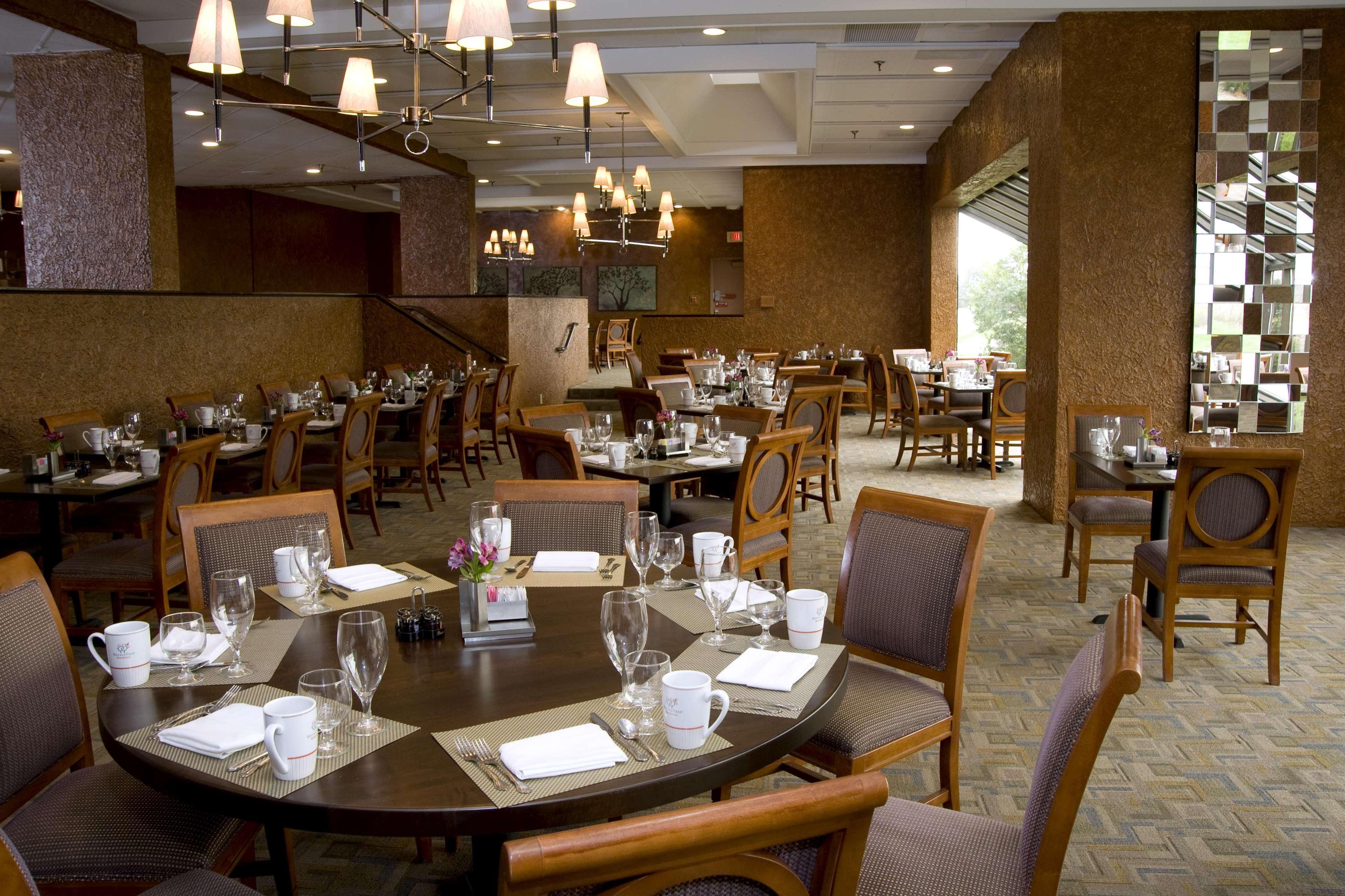 Doubletree By Hilton St. Louis At Westport Hotel Maryland Heights Eksteriør billede