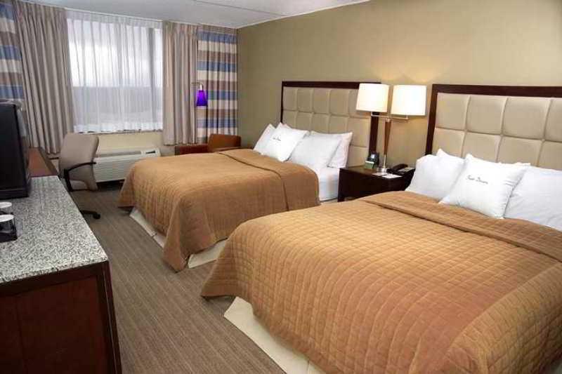 Doubletree By Hilton St. Louis At Westport Hotel Maryland Heights Værelse billede