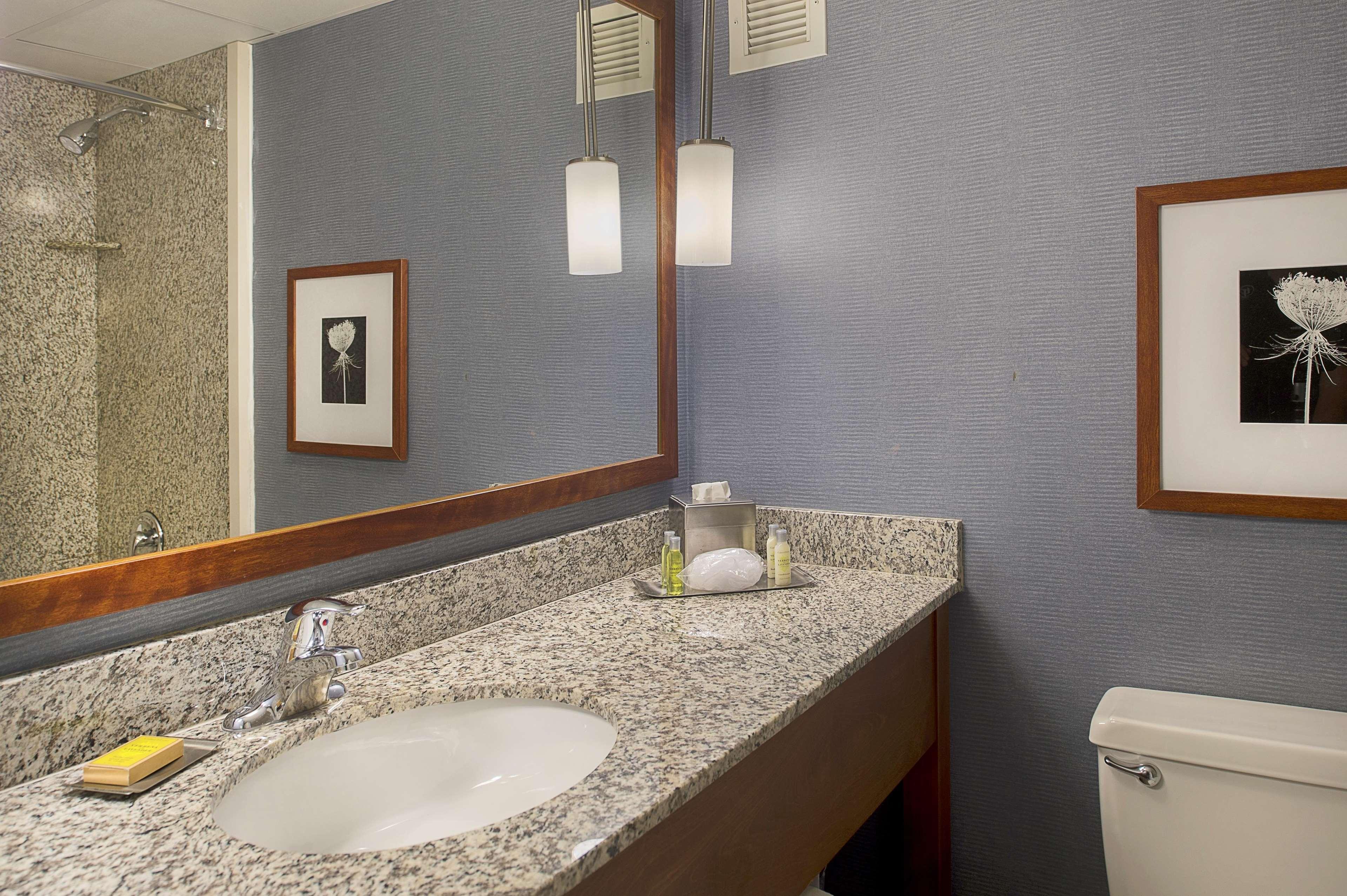 Doubletree By Hilton St. Louis At Westport Hotel Maryland Heights Eksteriør billede