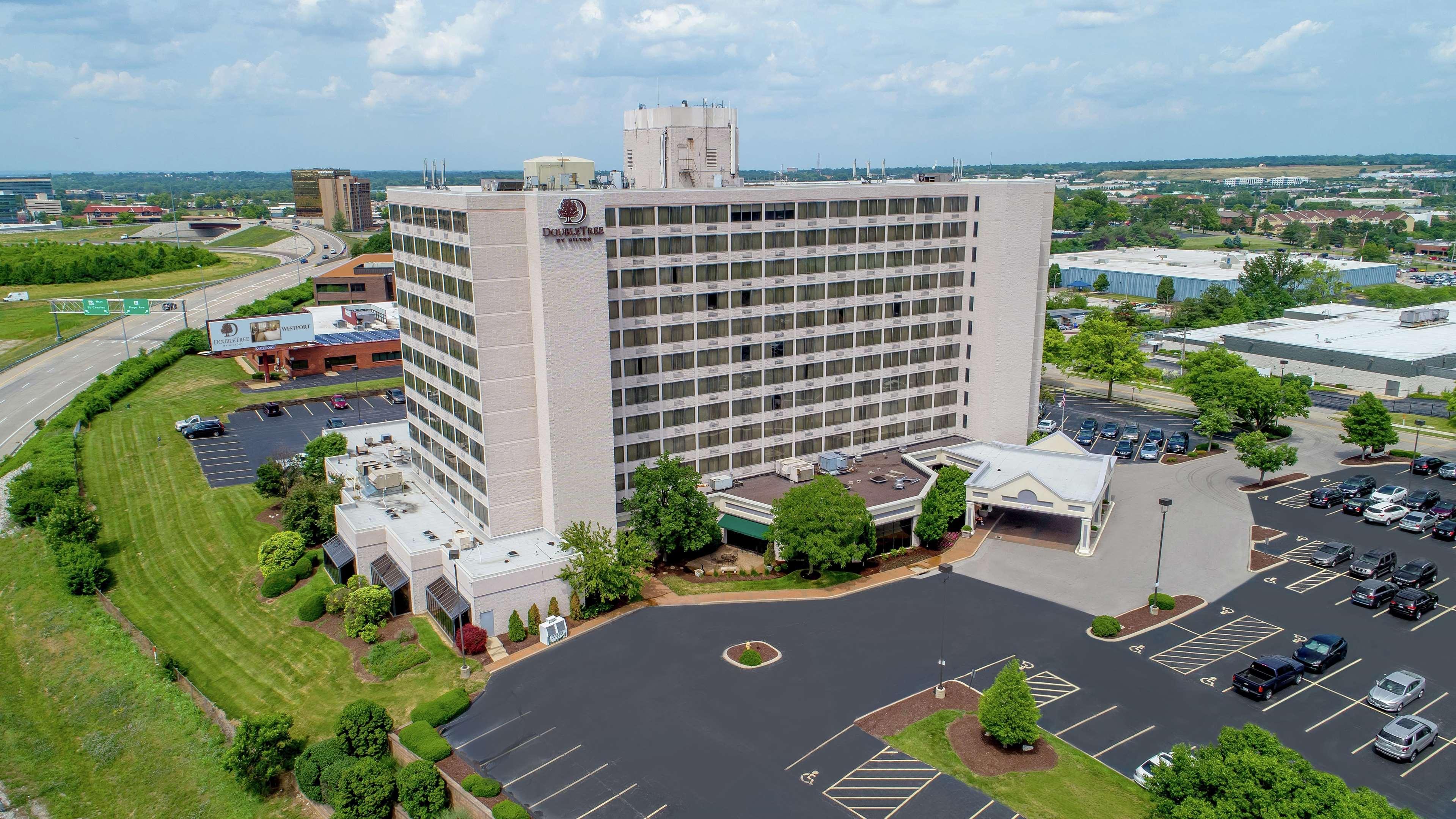 Doubletree By Hilton St. Louis At Westport Hotel Maryland Heights Eksteriør billede