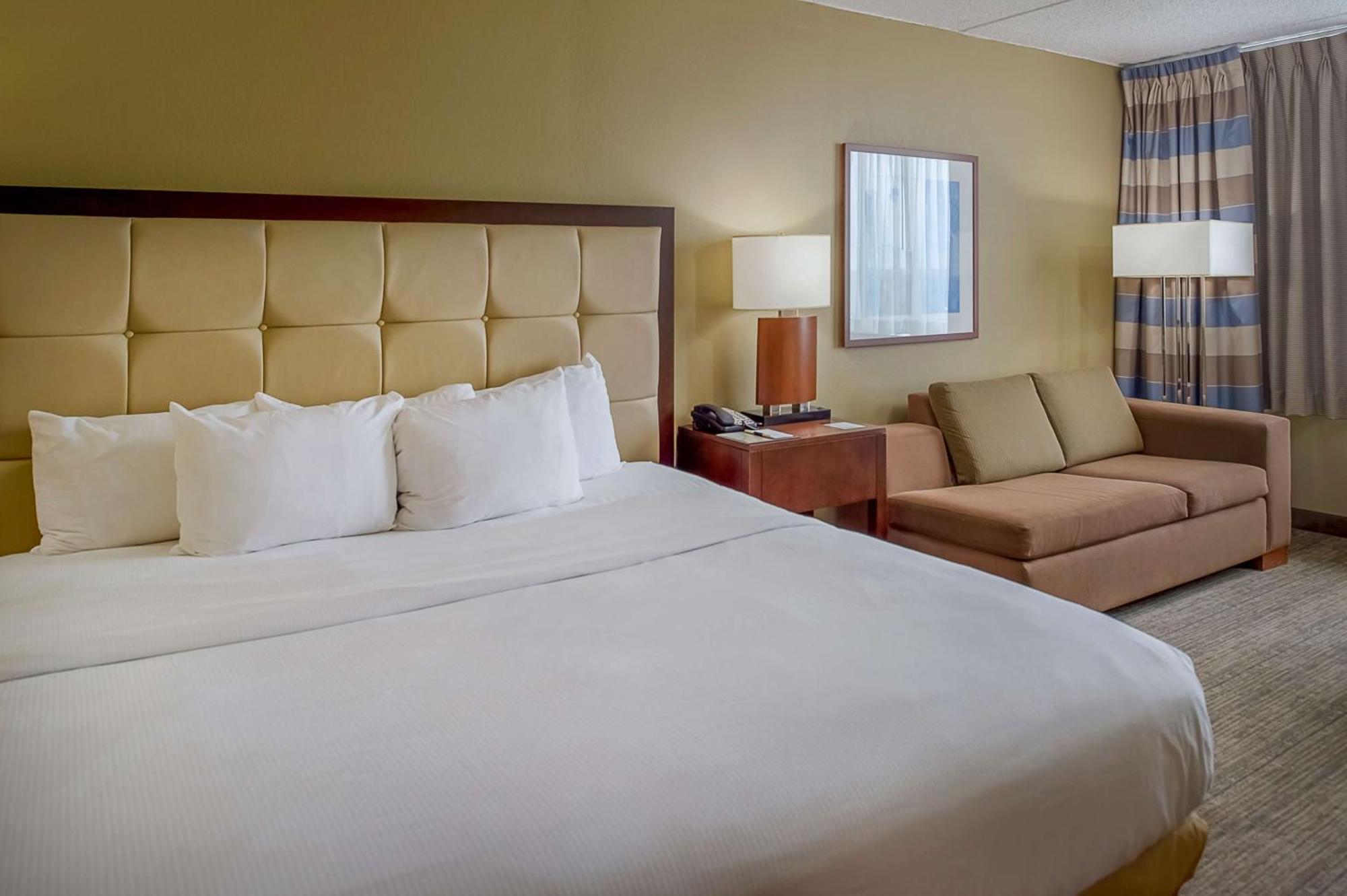 Doubletree By Hilton St. Louis At Westport Hotel Maryland Heights Eksteriør billede