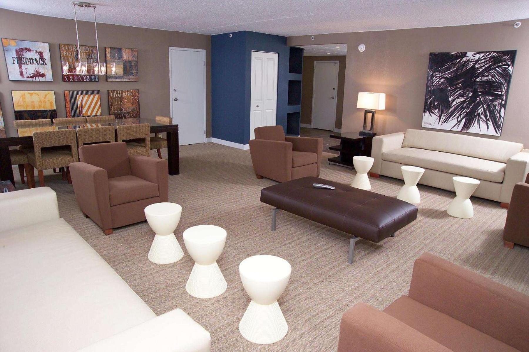 Doubletree By Hilton St. Louis At Westport Hotel Maryland Heights Eksteriør billede