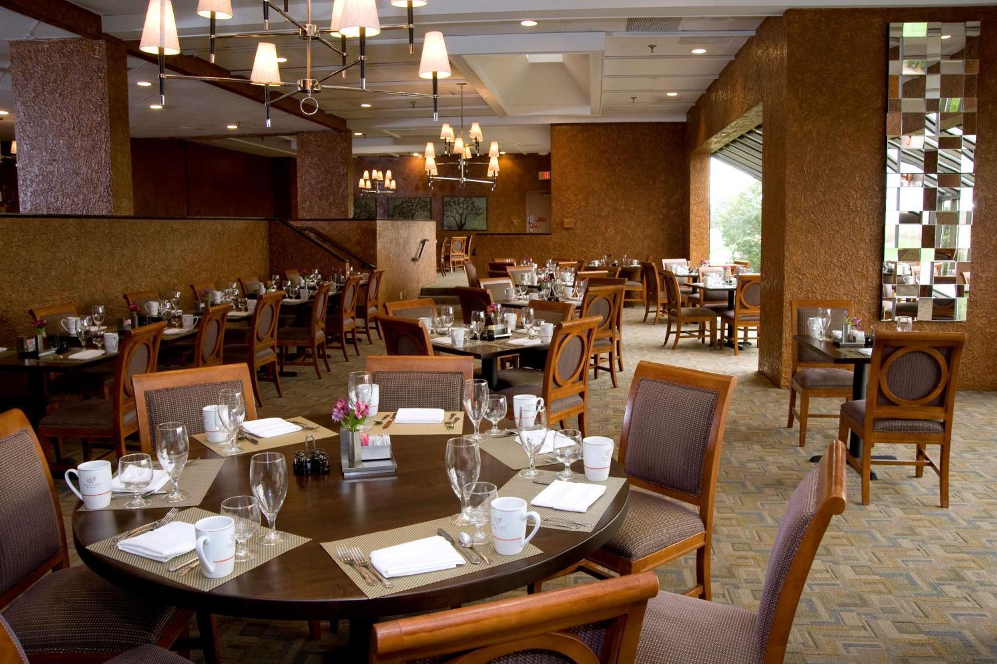 Doubletree By Hilton St. Louis At Westport Hotel Maryland Heights Eksteriør billede