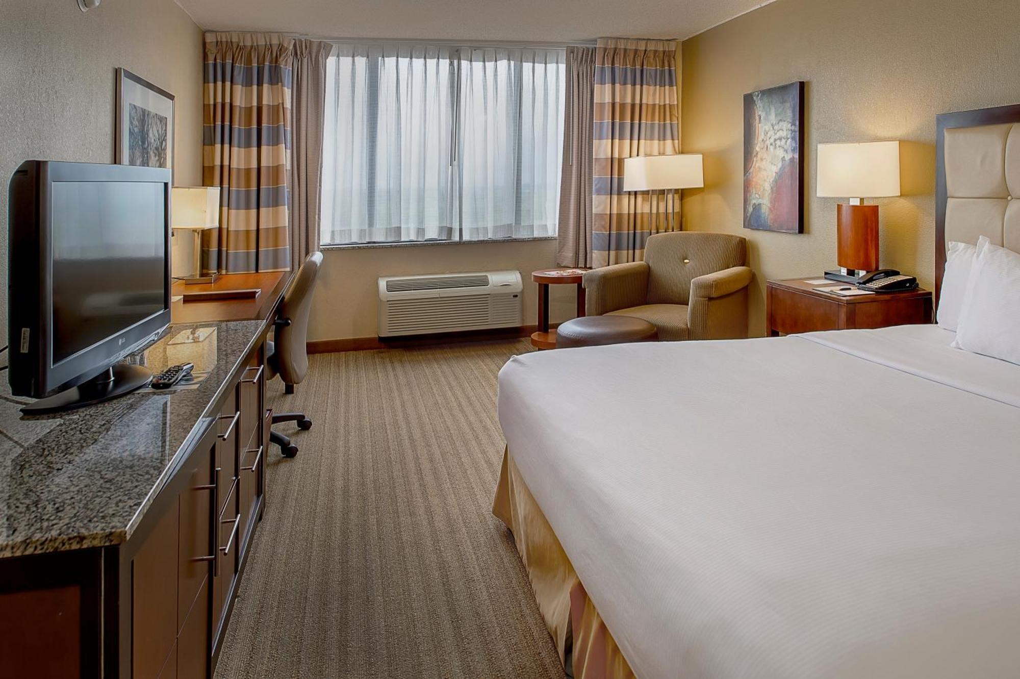 Doubletree By Hilton St. Louis At Westport Hotel Maryland Heights Eksteriør billede