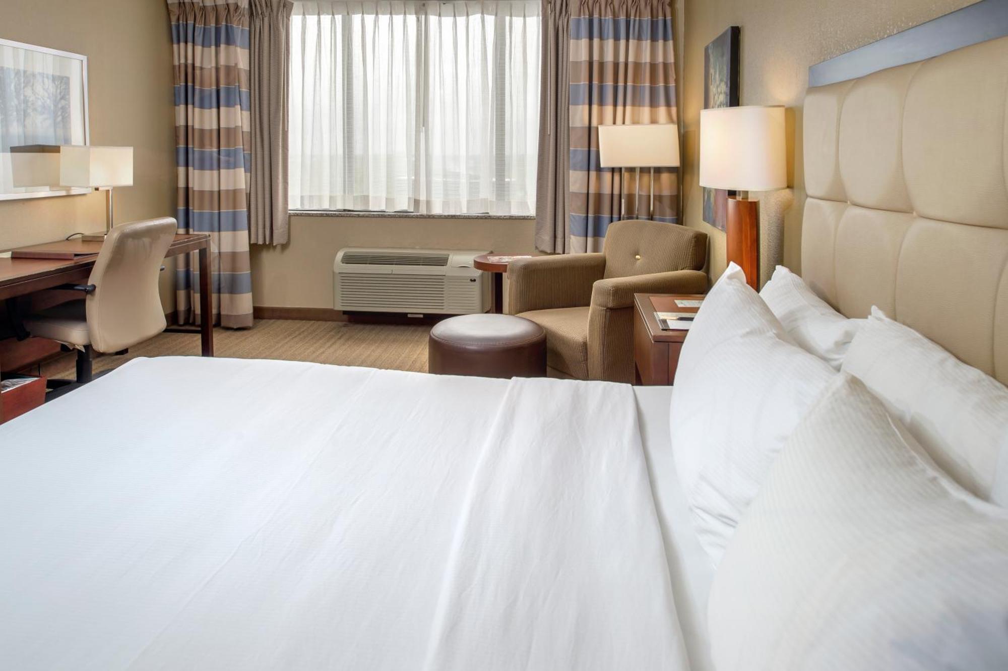Doubletree By Hilton St. Louis At Westport Hotel Maryland Heights Eksteriør billede